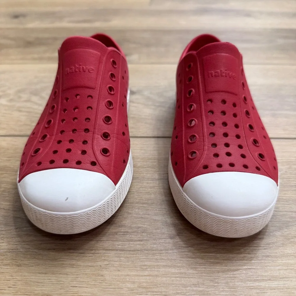 Native Jefferson Sugarlite Kids Red White Slip On Perforated Shoes Size J1